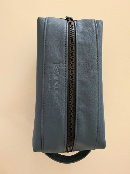 Necessaire Yves Saint Laurent, nunca usado