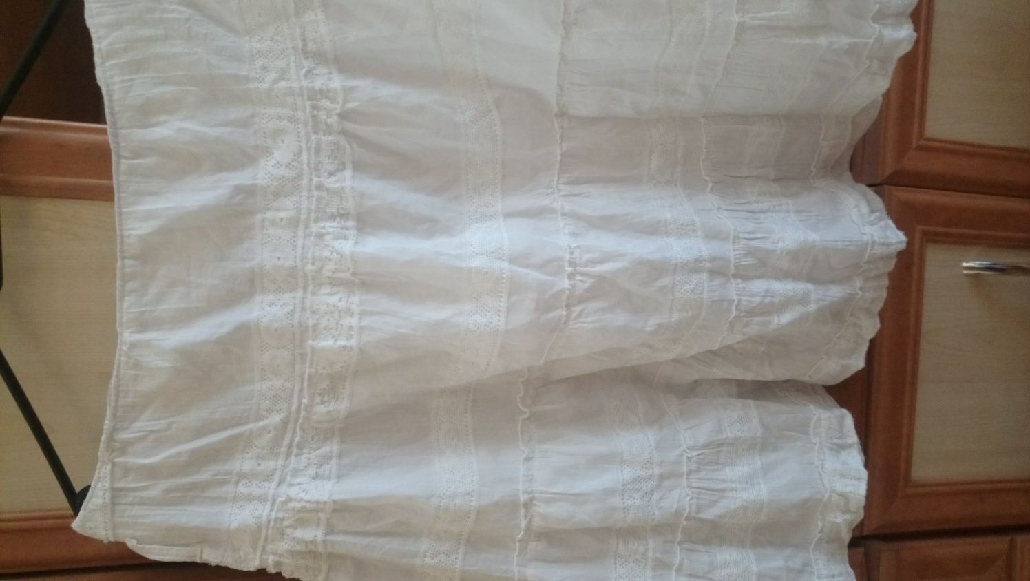 Biała spódniczka w rozmiarze XL idealna na lato