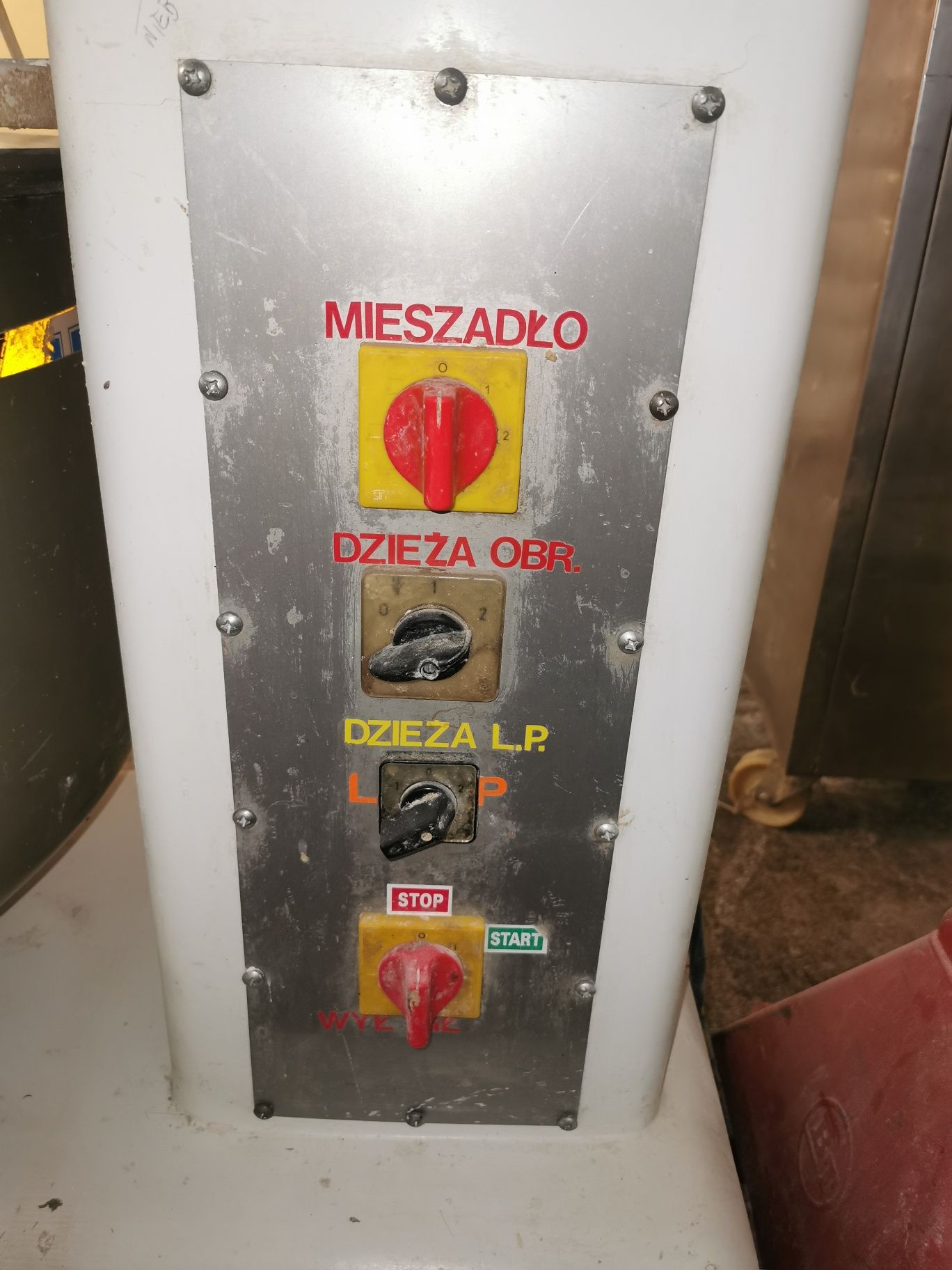 Miesiarka mieszałka spiralna do ciasta  70kg 120l