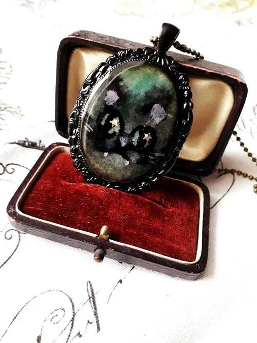 Wisior kot gwiazdy w Twoich oczach