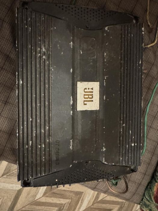 Підсилювач звуку в авто