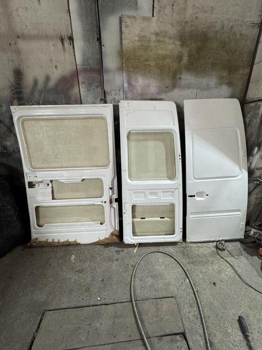 Двери задние Volkswagen LT (стекловолокно)