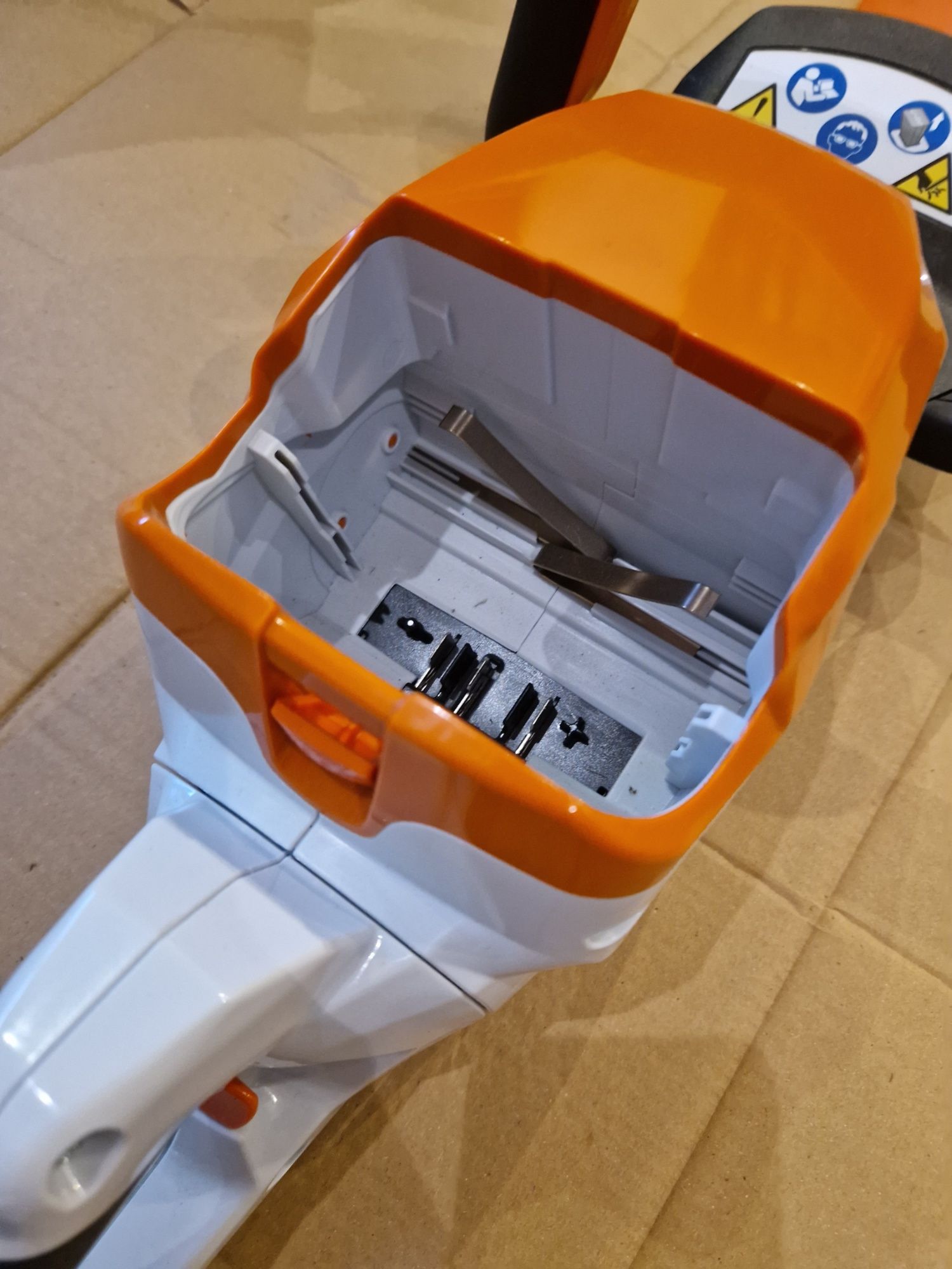 Nożyce akumulatorowe Stihl HSA 60 do żywopłotu