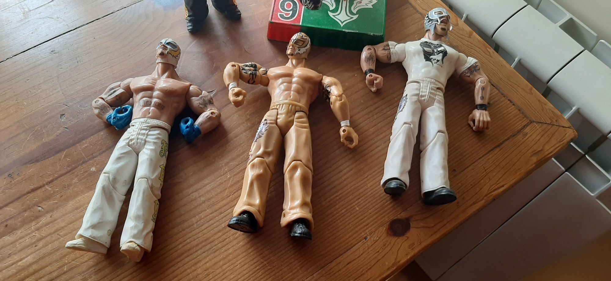 4 figuras bonecos Wwe-wrestling Rey misterio