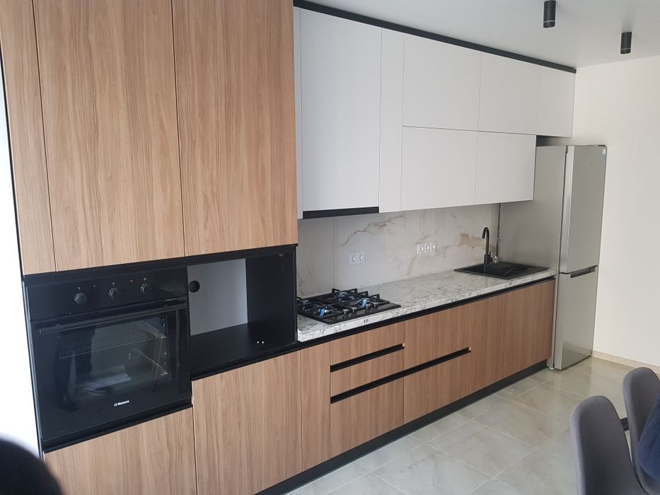 Меблі на замовлення. Шафи-купе. Кухні. Вбудовані меблі. Гардеробні.