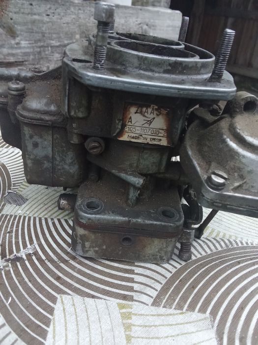 Продам Карбюратор ваз 2107,2105.ціна за два 1000грн.