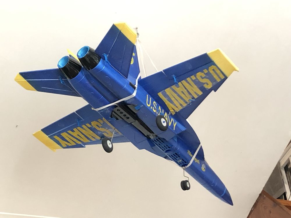 Avião RC Novo Nunca Uzado Bom  Modelo