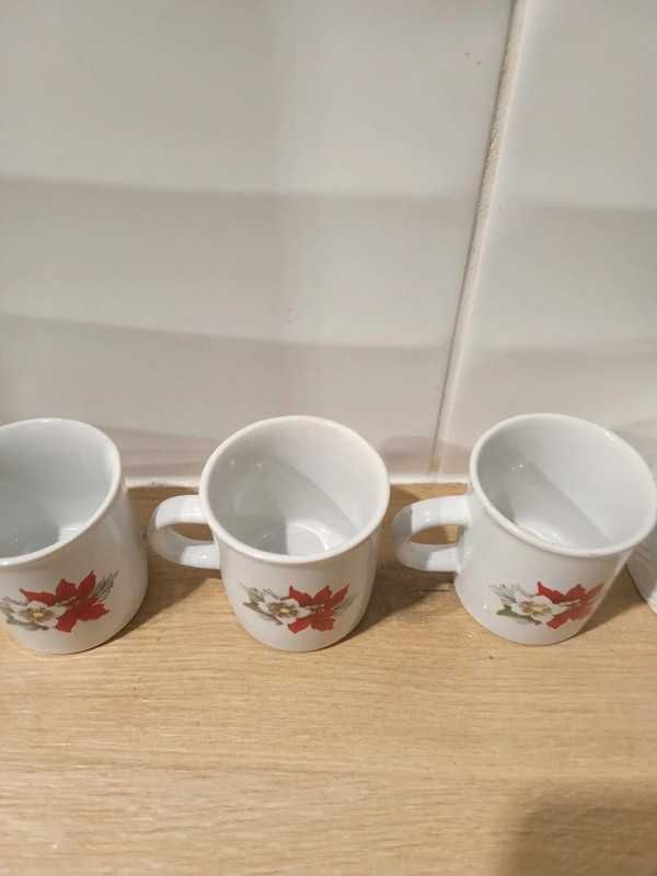 Stare ala filiżanki do espresso.