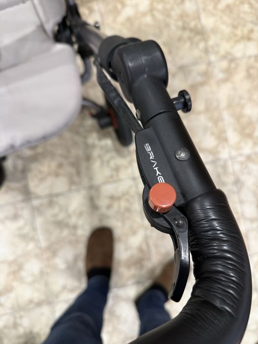 Conjunto carrinho de bebe com base isofix.