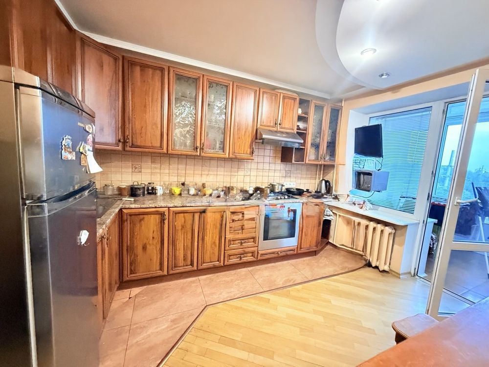 Продаж 3 кім квартири по вул. Лазаренка (80 м. кв.)