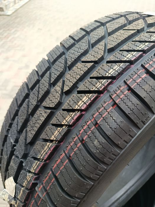 235 50 19 шини нові