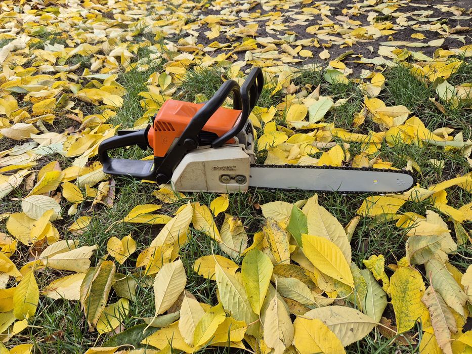 Бензопила пила Stihl MS 180 у гарному стані.