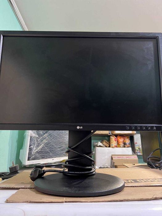 Широкоформатный монитор LG 22MB35PU-B с матрицей 24, з Німеччини