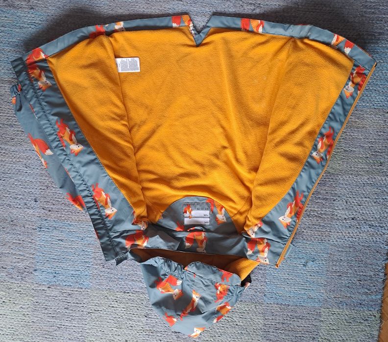 Tchibo Dziecięca termoaktywna kurtka przeciwdeszczowa rozm. 122/128