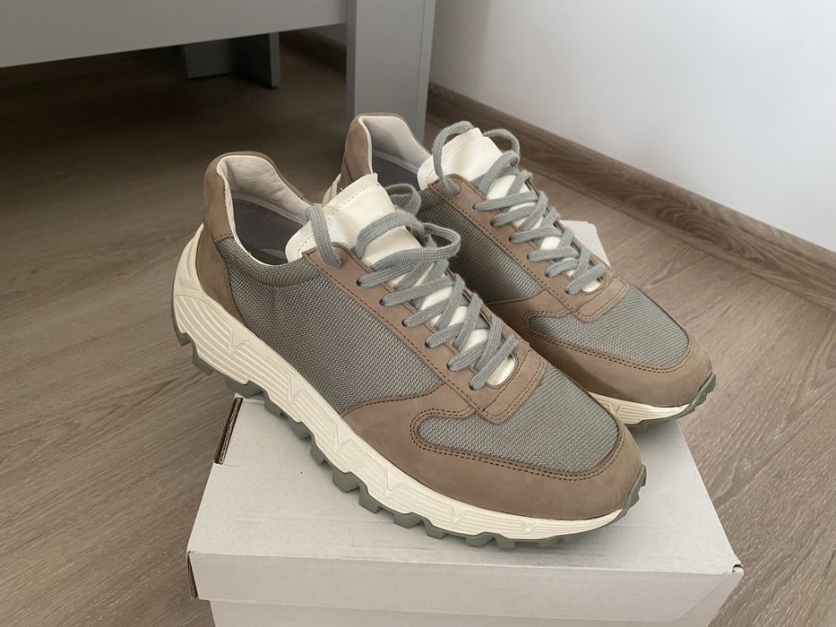 Кросівки 42 розмір