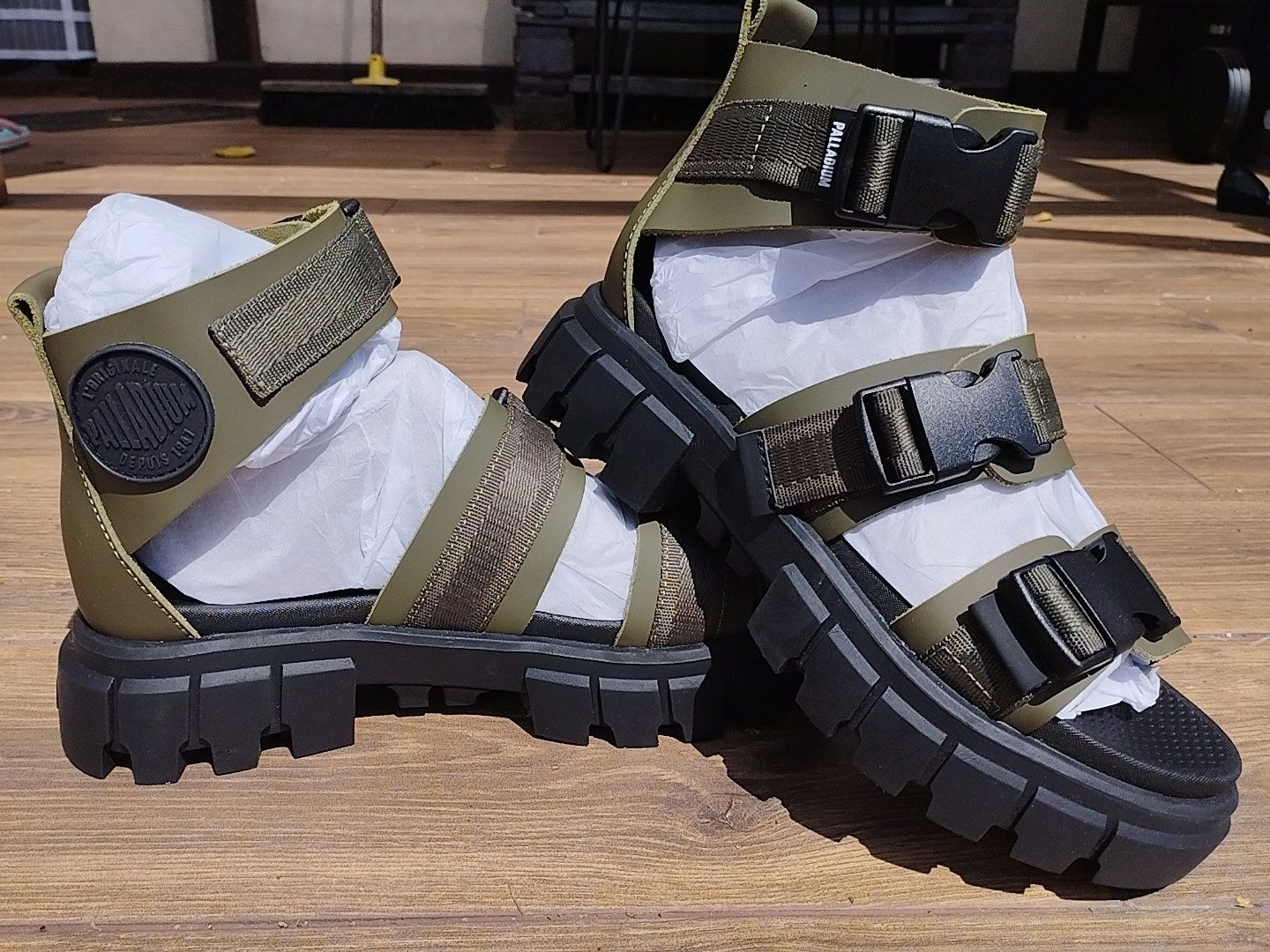 Sandały Palladium Revolt Sandal Hi 38