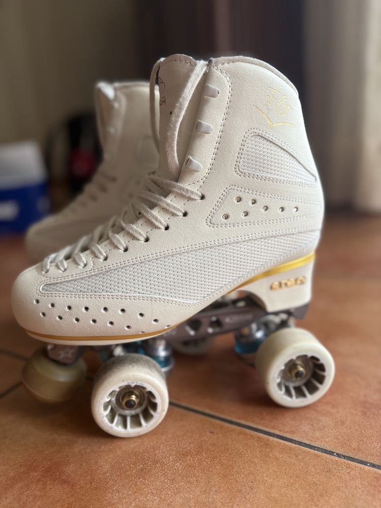 Patins profissional- bota fly(245)+ base Evo+ rodas roll-line pro