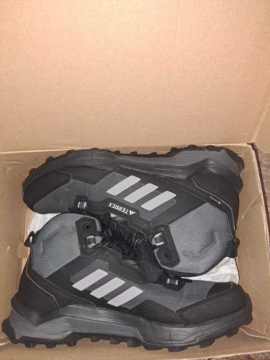 Кросiвки оригінал Adidas Terrex Ax4 Mid Gore-Tex, стан як нові