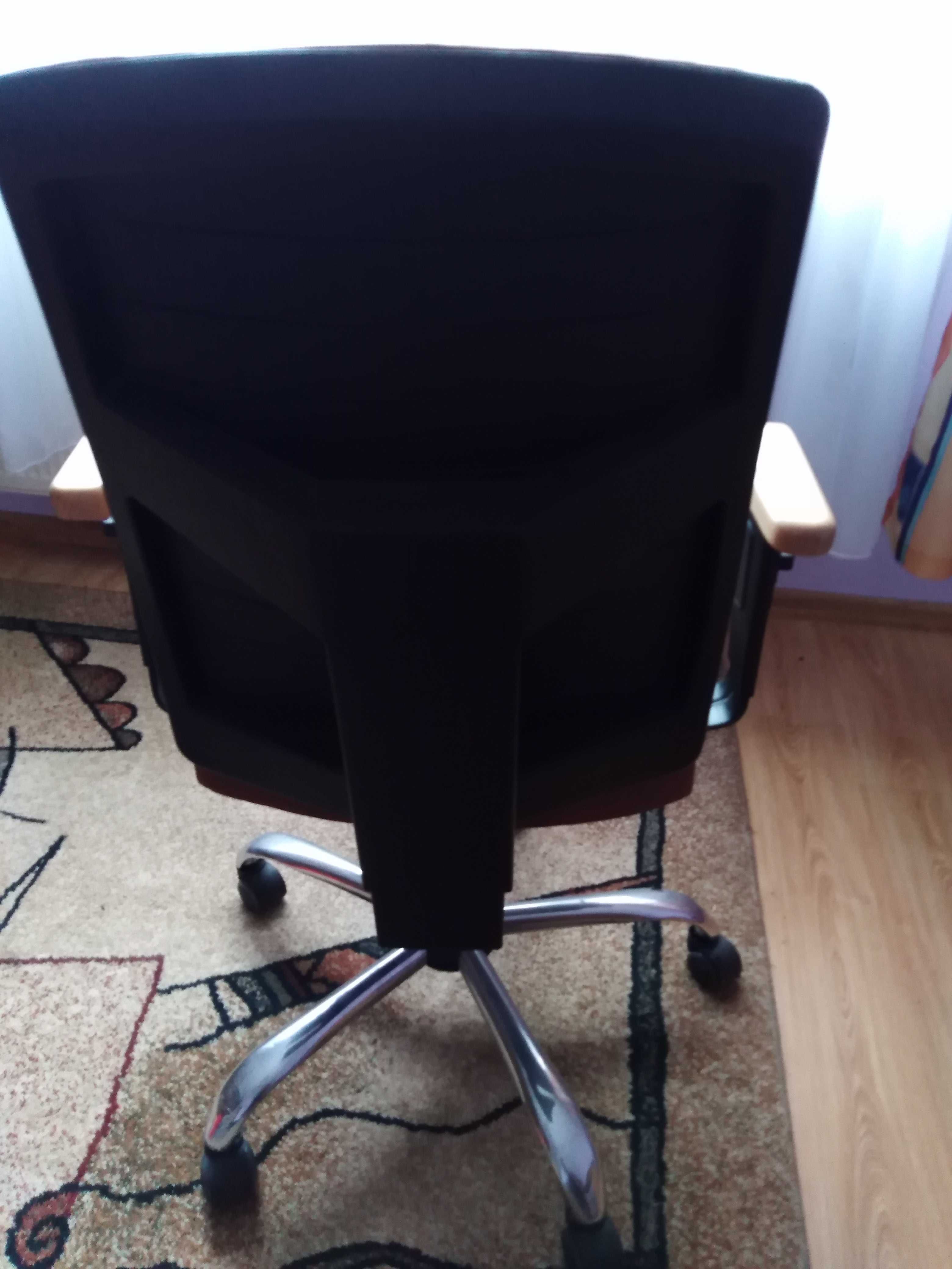 Sprzedam fotel (krzesło) obrotowe
