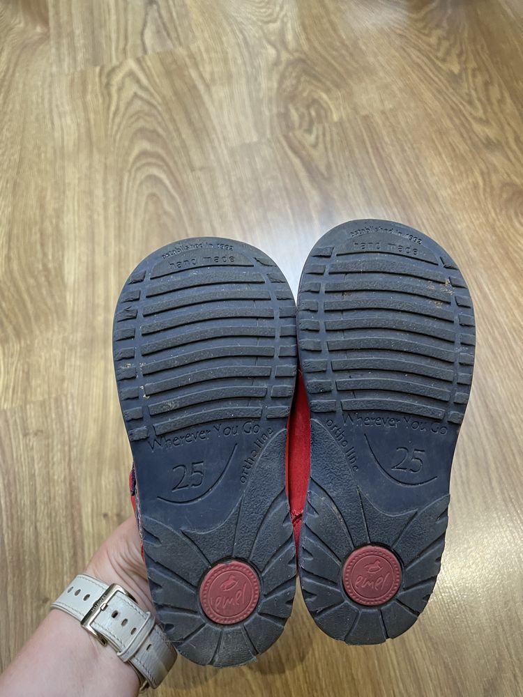 Buty firmy Emel, rozmiar 25