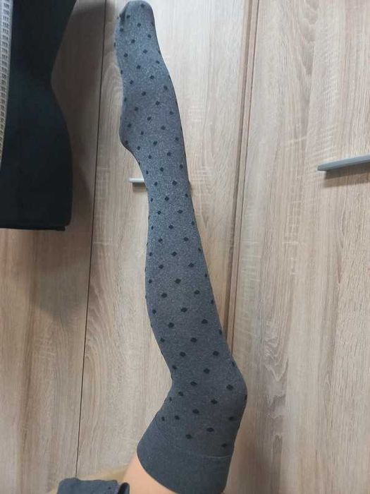 Szare zakolanówki w kropki #dots