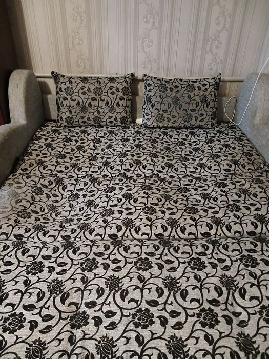 Продам диван  сірого кольору