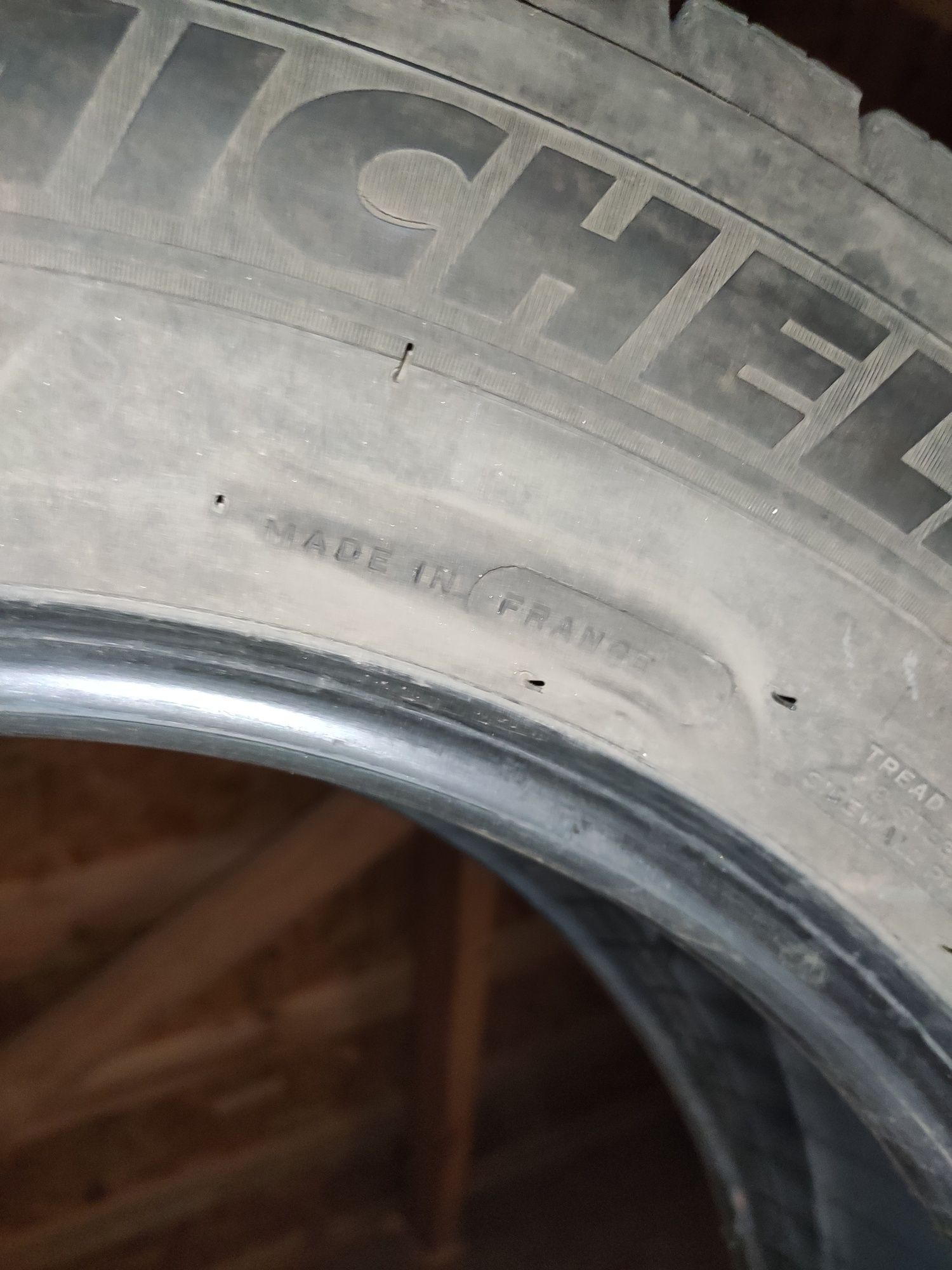 Комплект летних шин 235/65R17 michelin