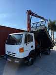 Nissan Atleon 8T Tríbasculante e Grua comando