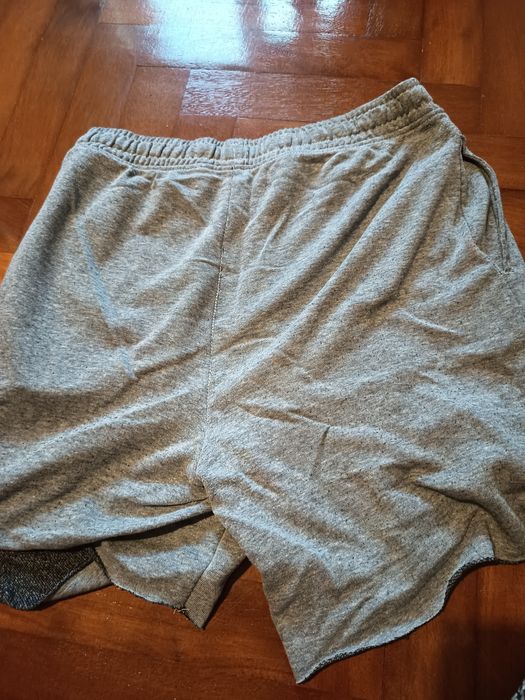 Calções cinzentos da up