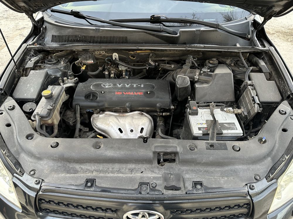 Автомобіль Toyota RAV4