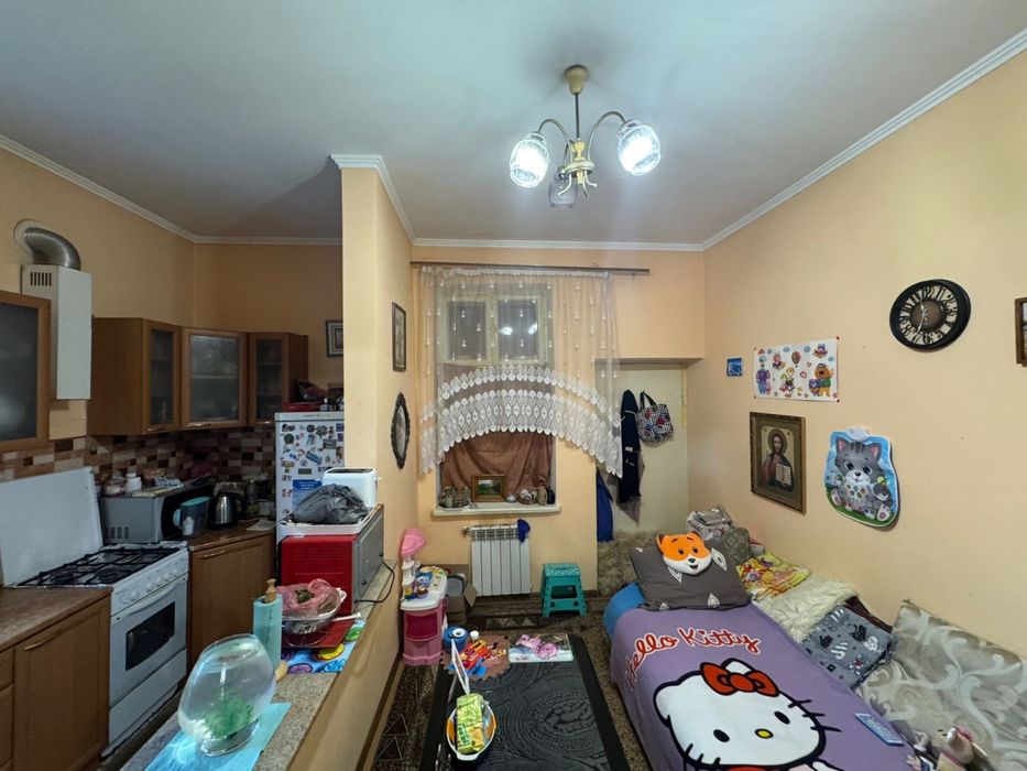 Продається 2 кім квартира зі всоїм двориком
