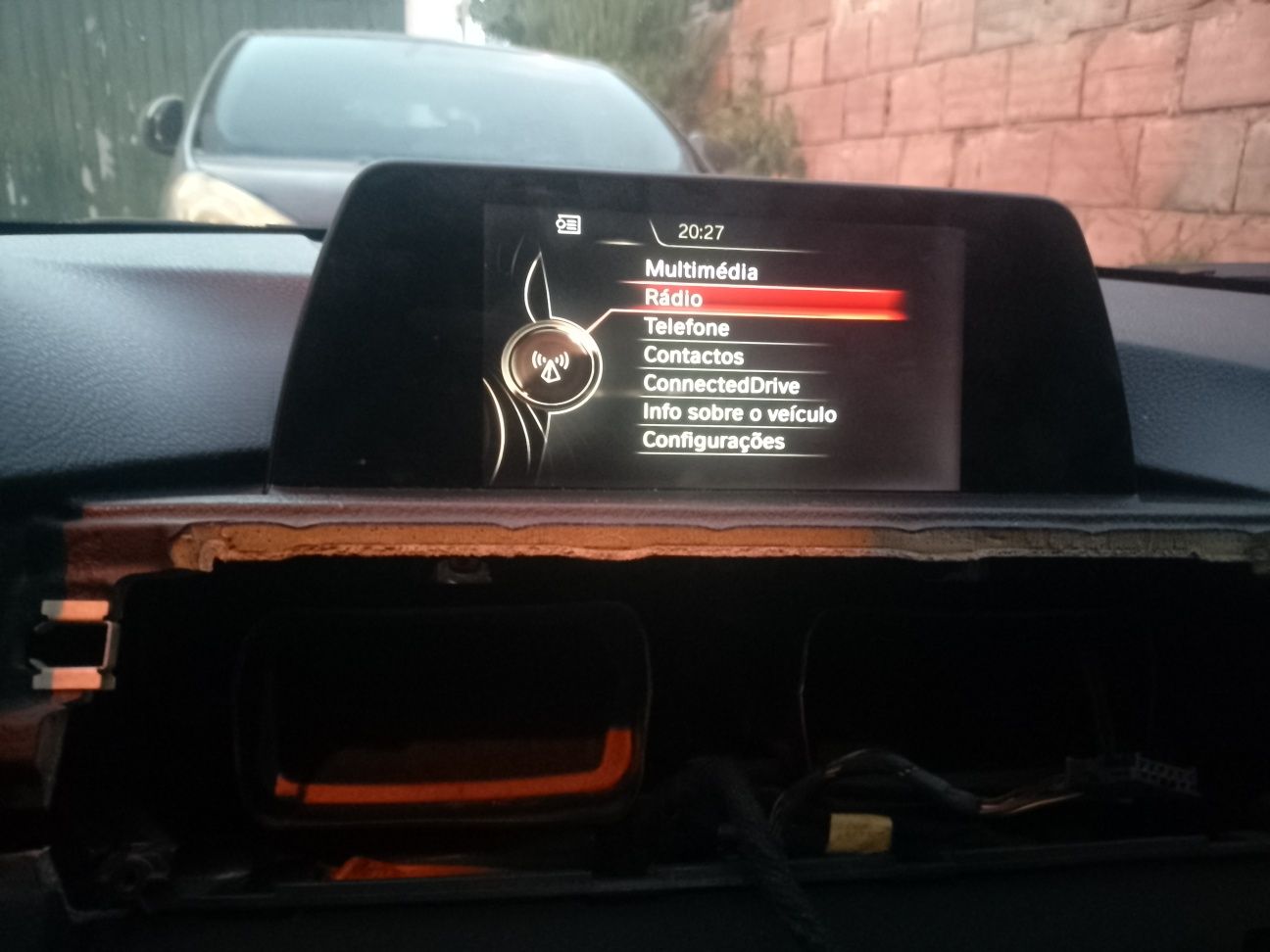 Rádio e display para BMW