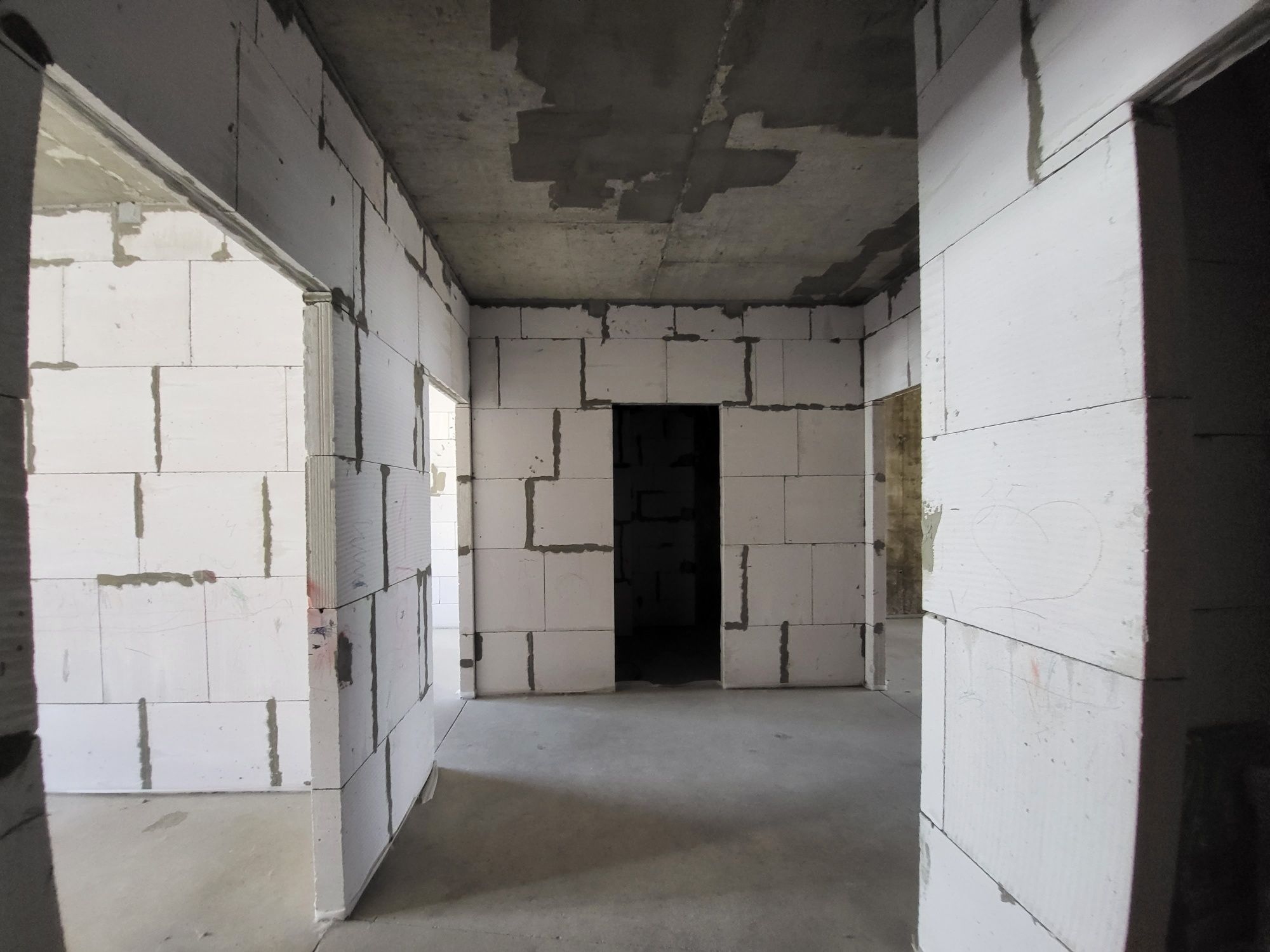 3 комнатная 90м² двусторонняя Терраса