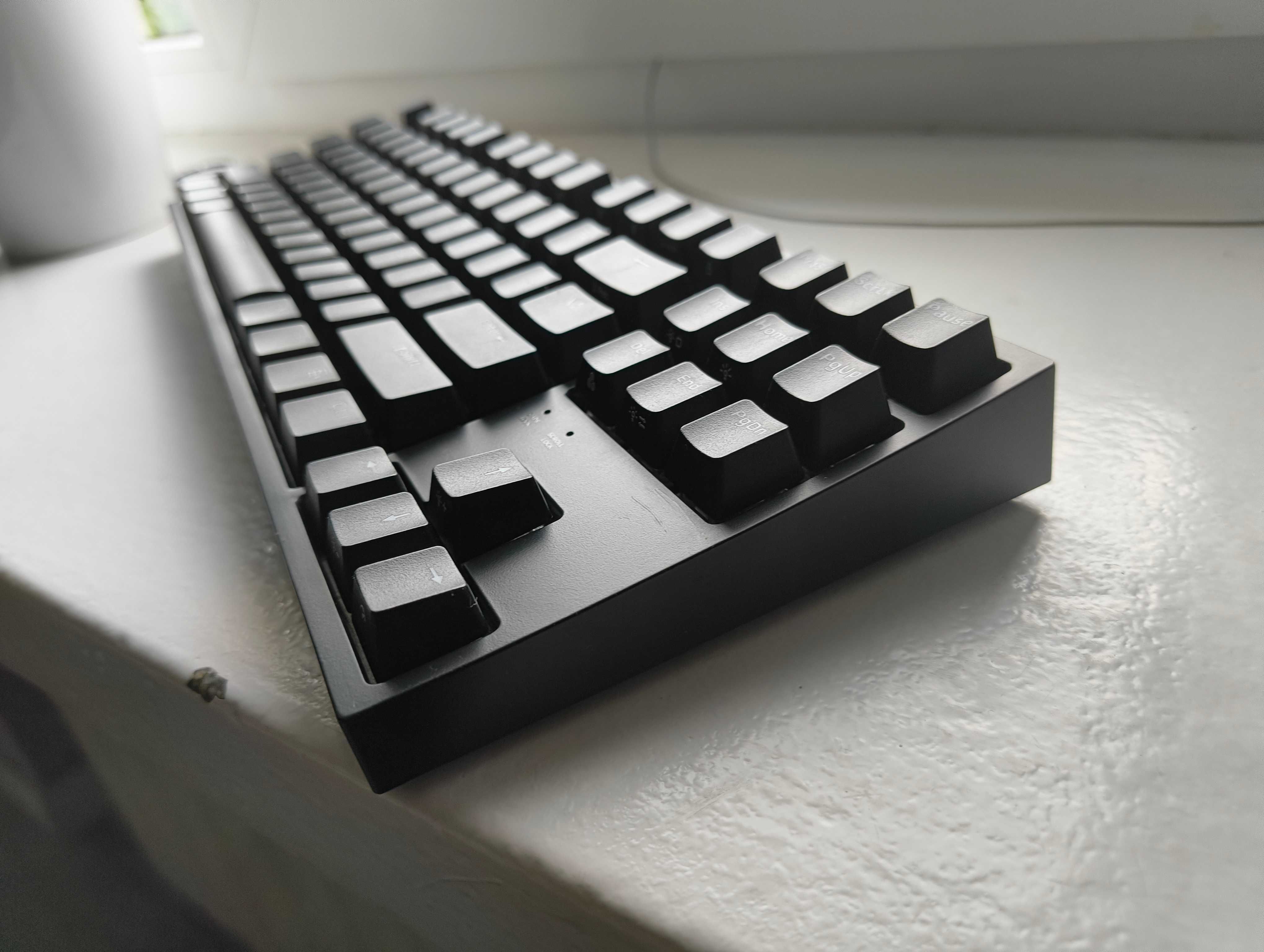 Genesis THOR 404 TKL