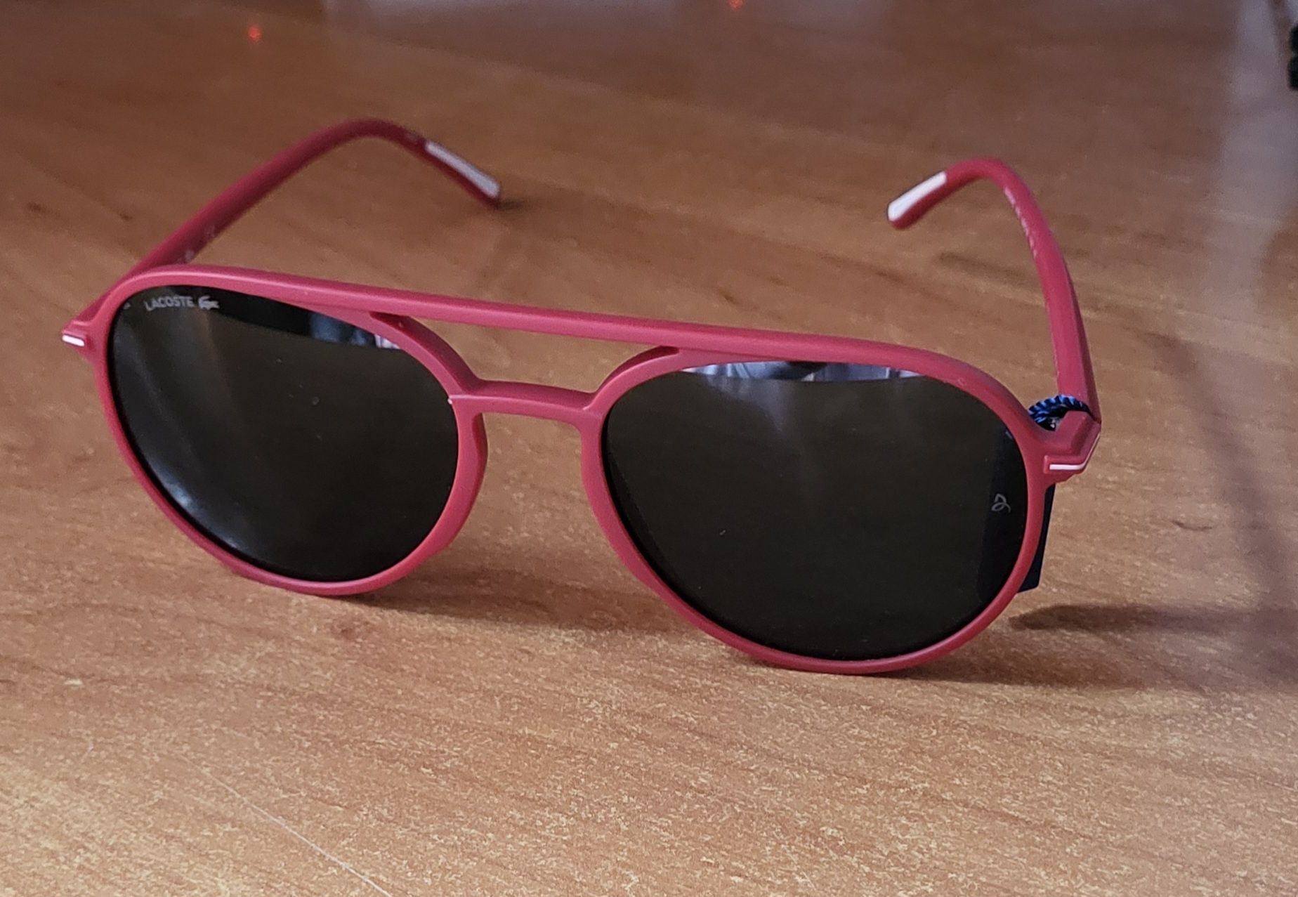 Oryginalne okulary przeciwsłoneczne Lacoste L605