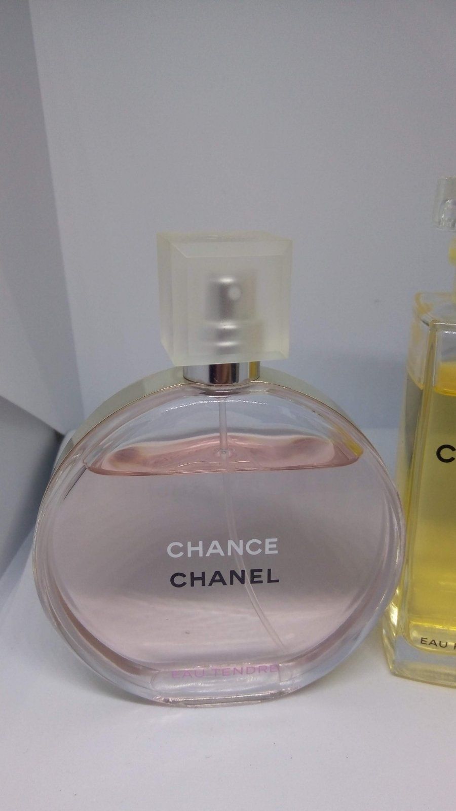 Chanel в залишках з Франції