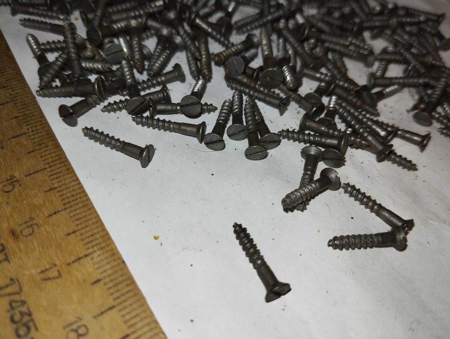 Саморізи маленькі нові вага 190 г., ціна 140 грн. за все