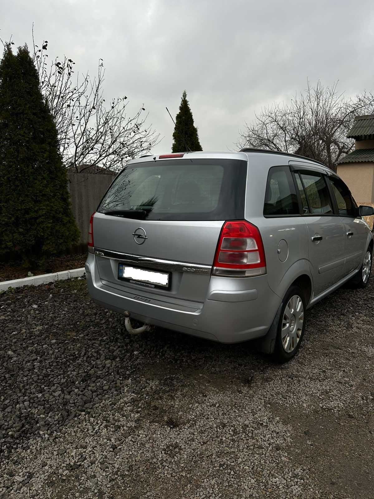 Opel Zafira   7 місць 2009г обмен  на авто поменьше