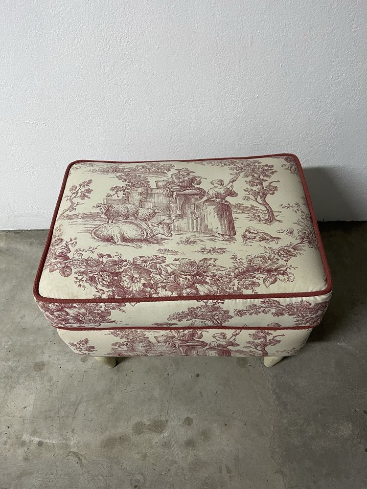 Banqueta estofada