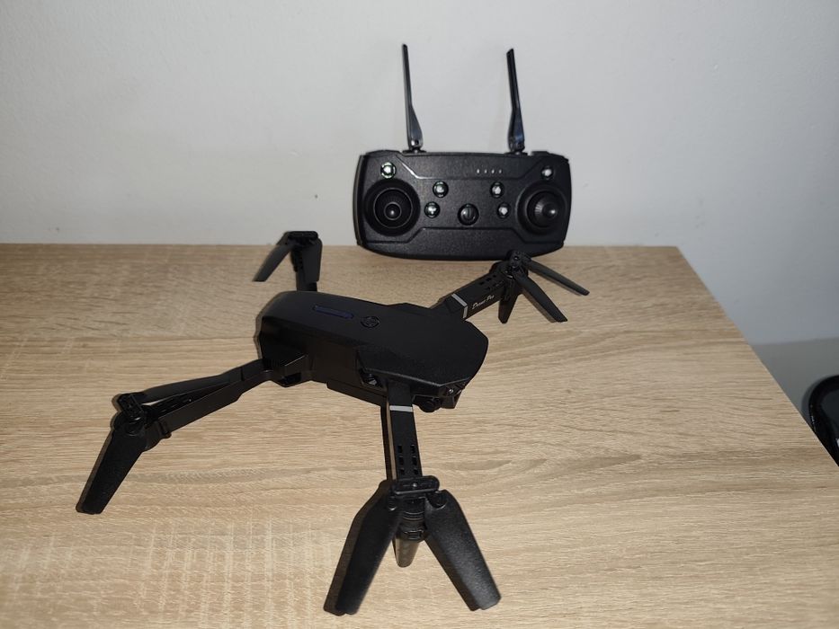 Drone E88 novo ..