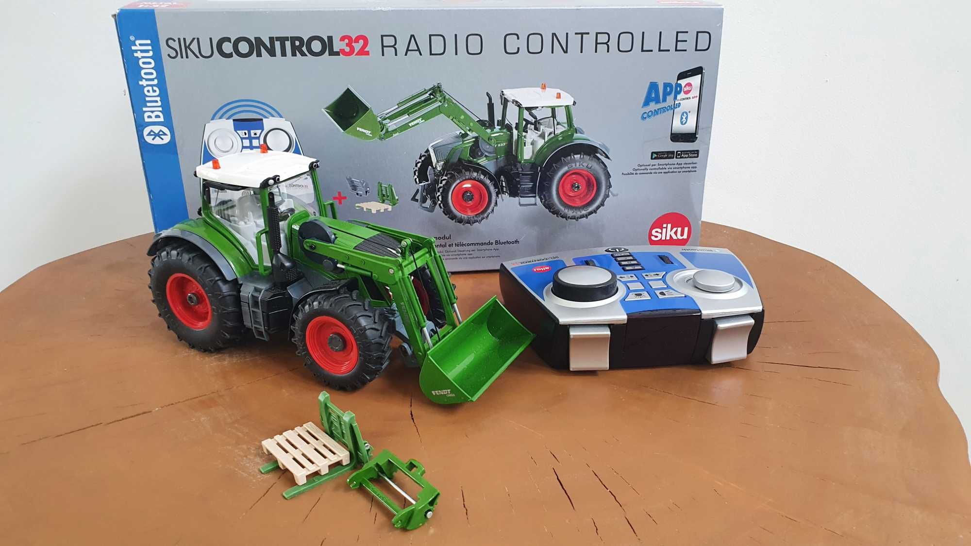 Siku Control 6796 Fendt 933 Vario Traktor ciągnik