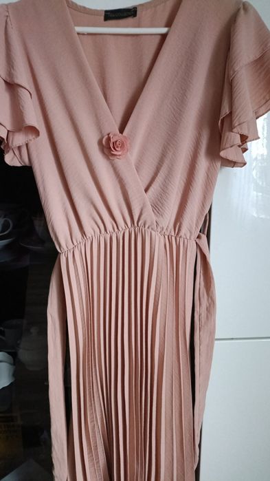 Sukienka imprezowa elegancka pudrowy róż roz 36 plisowany dół