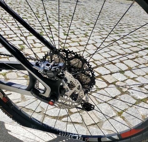 BTT - CUBE Carbono
