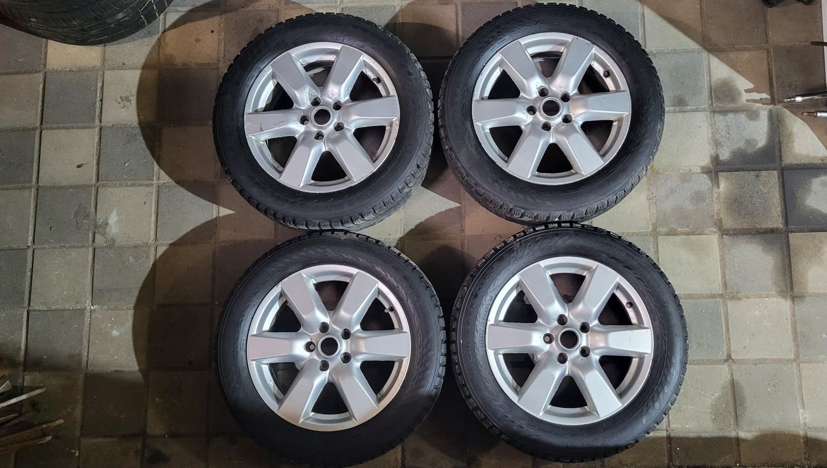 Оригінальні колеса диски 5x114.3 45ET Nissan X-Trail Qashqai