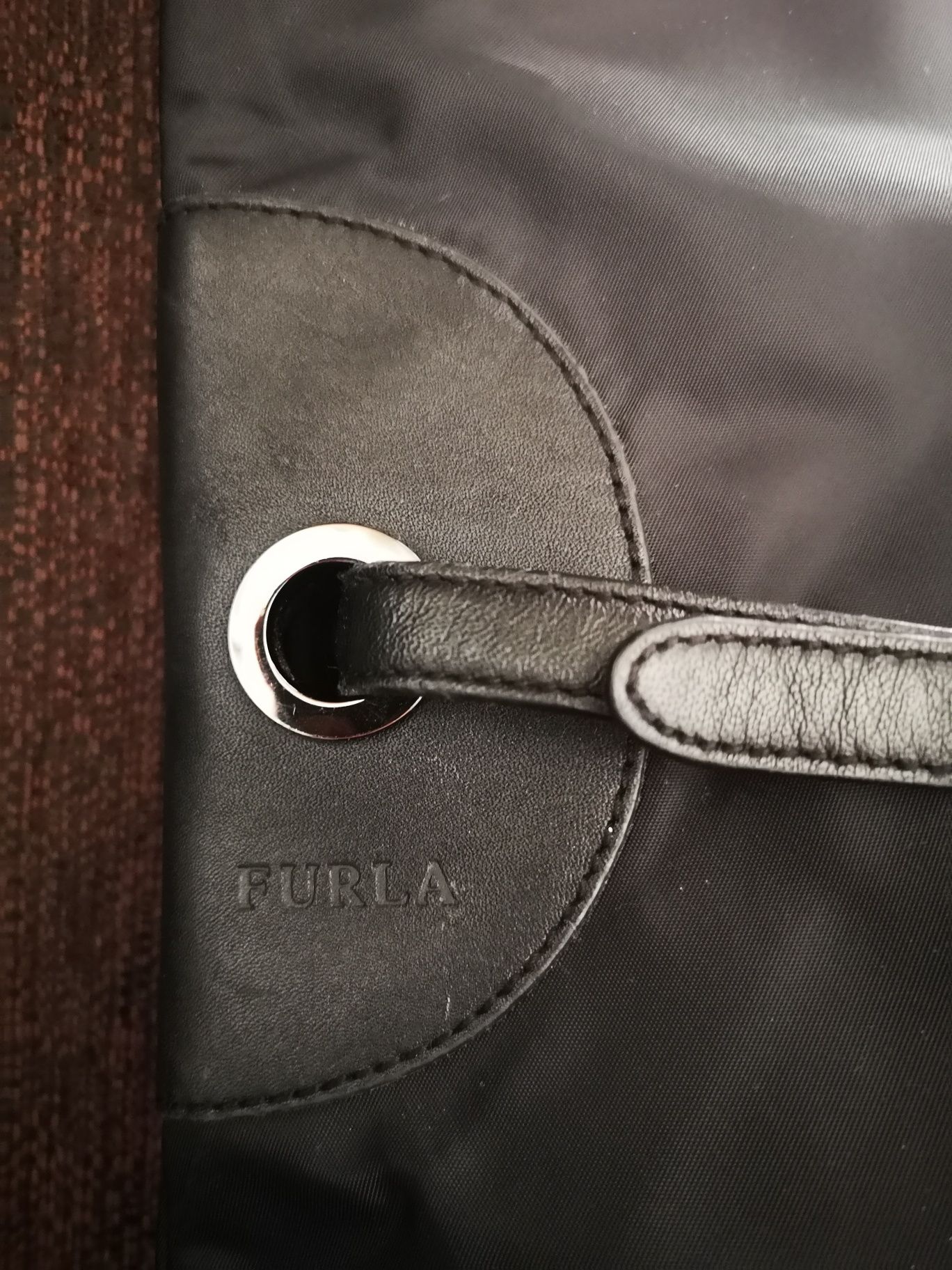 Mala Furla preta como nova