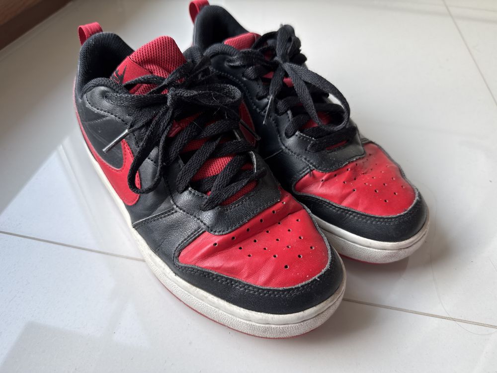 Buty Nike czerwono-czarne rozmiar 40