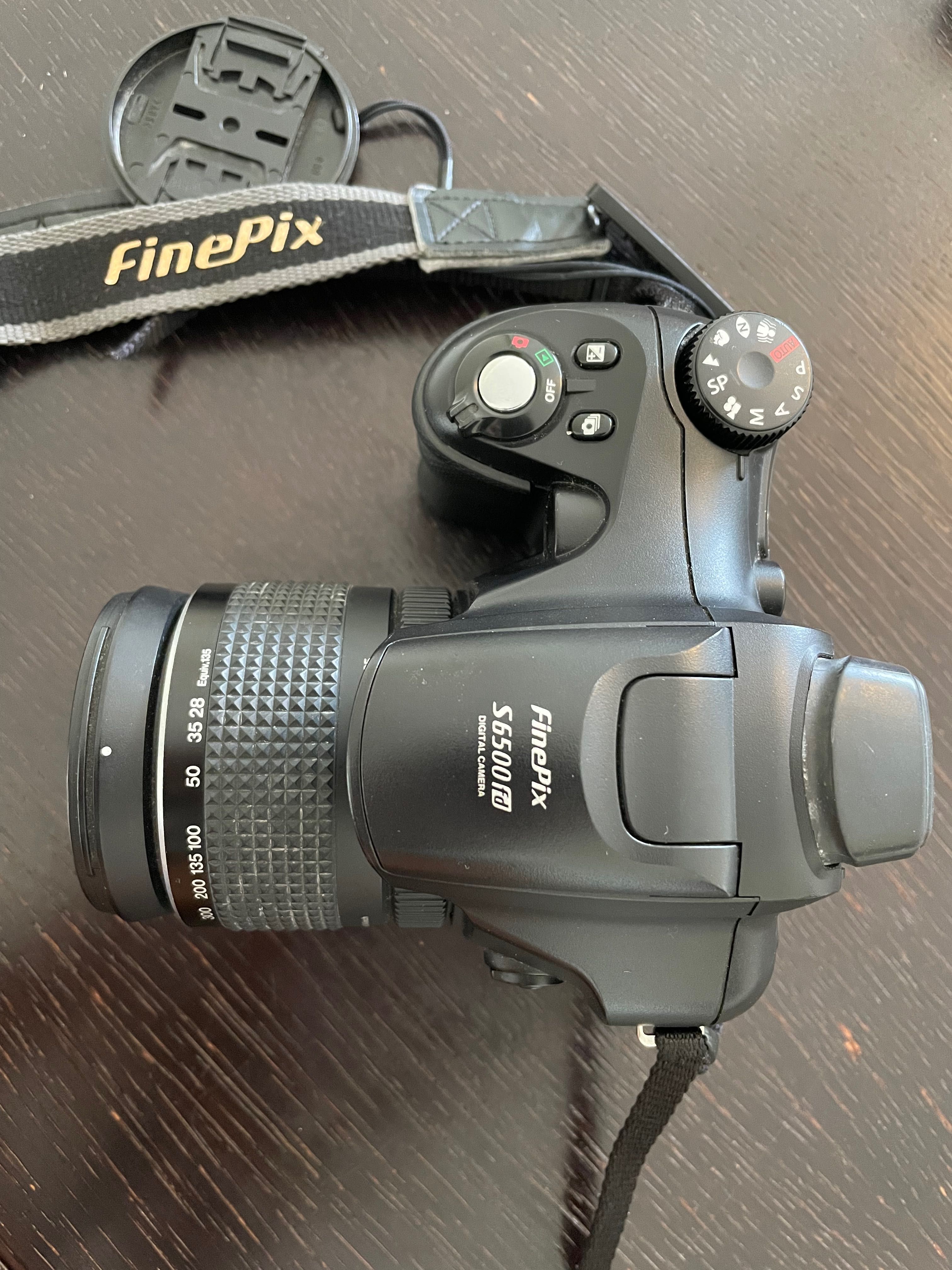 Máquina fotográfica digital Fuji finepix 6500
