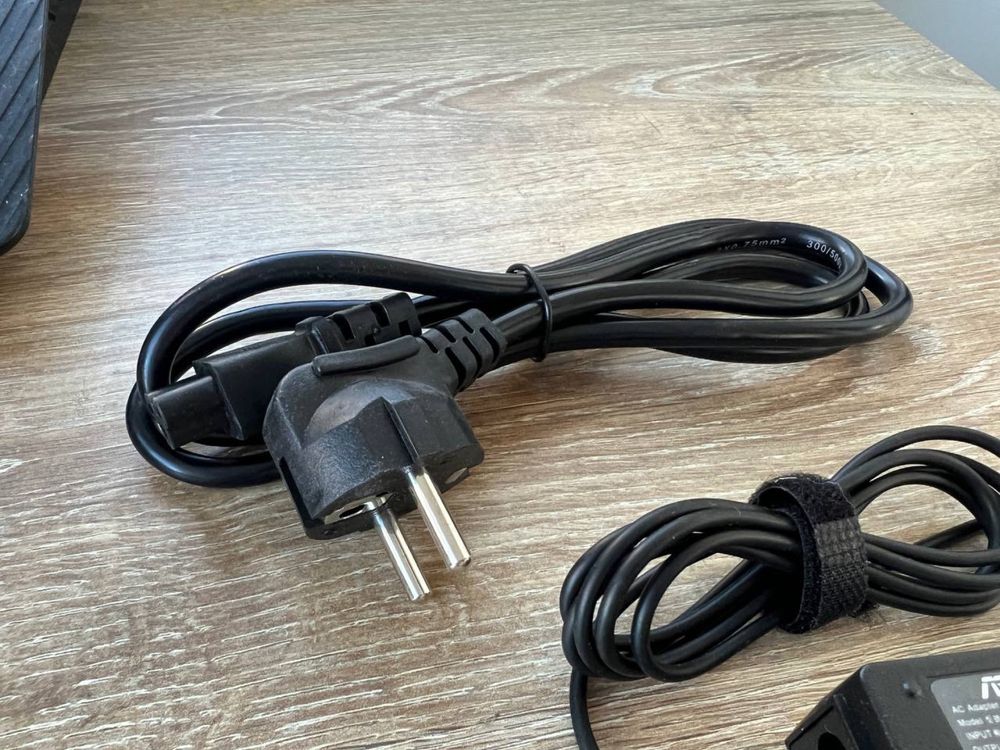 Блок живлення для до Asus 15V 1.2A 18W TF101 40 Pin зарядне зарядка