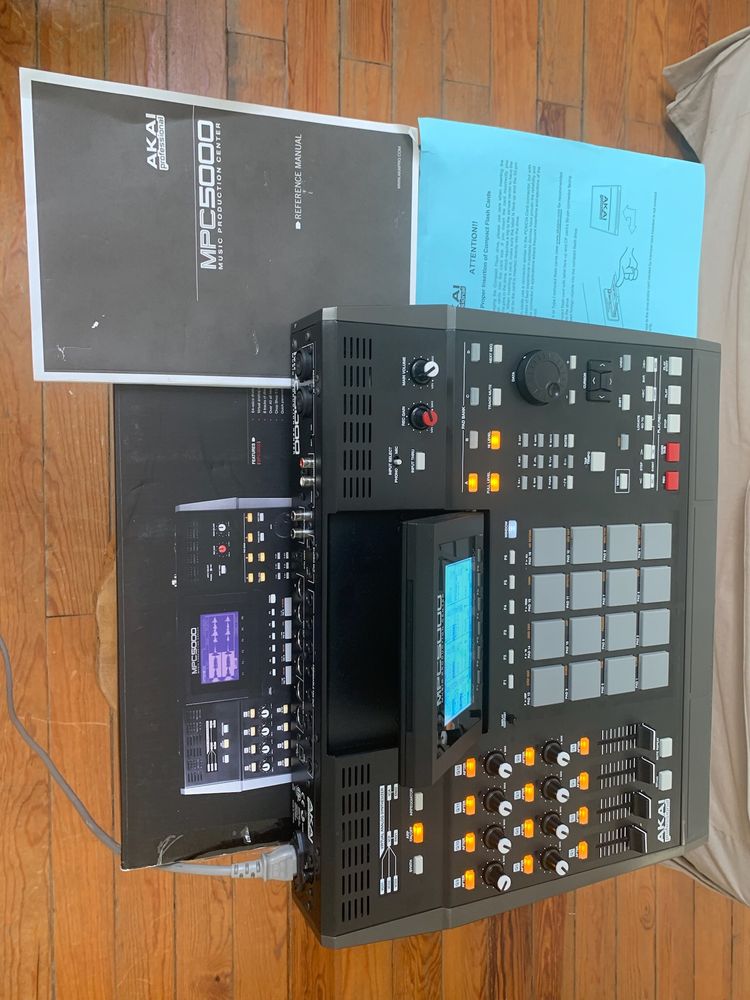 Akai mpc 5000 como novo na caixa original hd interno e 192ram max