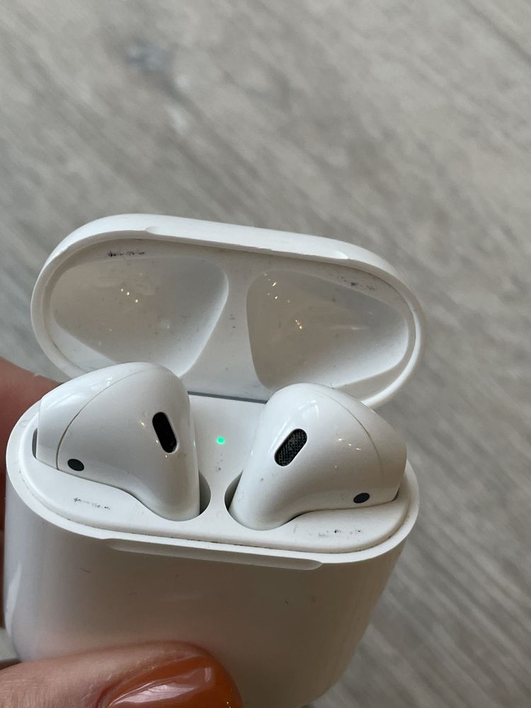 Apple футляр charging case для Airpods 1